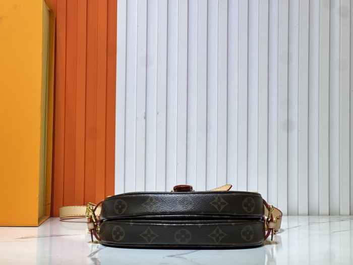 LV Saumur BB Bag M46740 XX031 20cm
