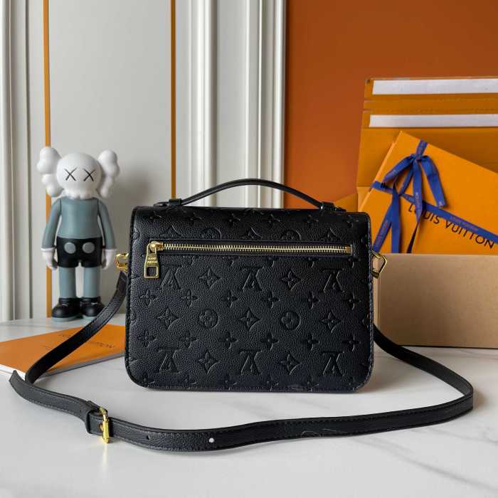 LV Pochette Métis Bag M40780 XX051 25cm
