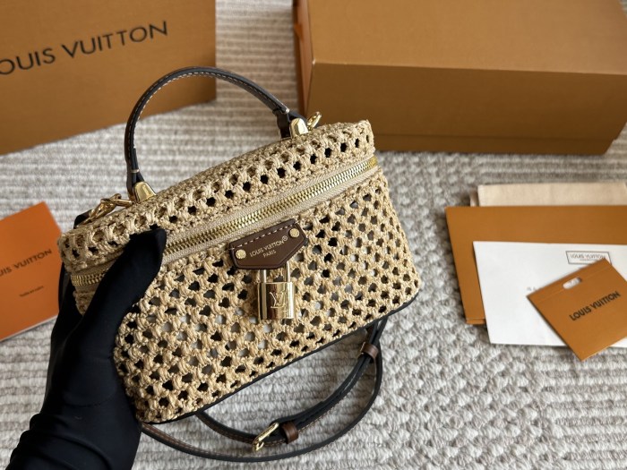 LV Vanity Pouch Bag 107 DB012 20cm