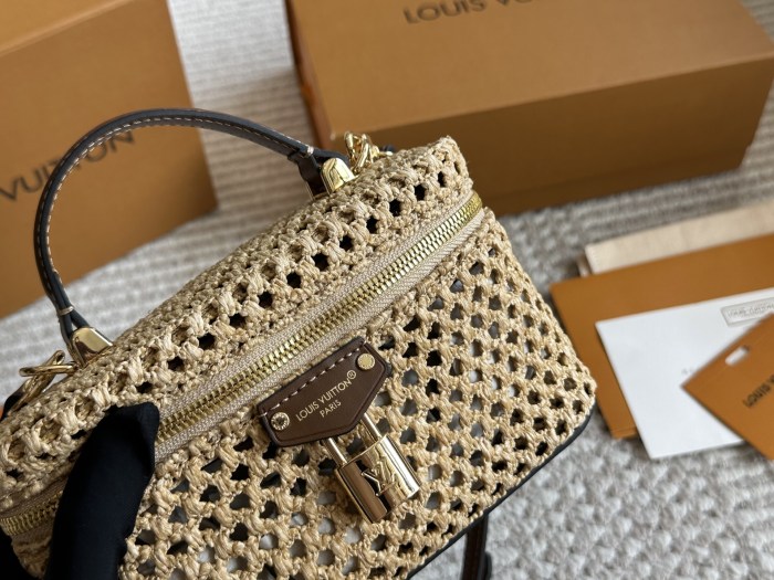 LV Vanity Pouch Bag 107 DB012 20cm