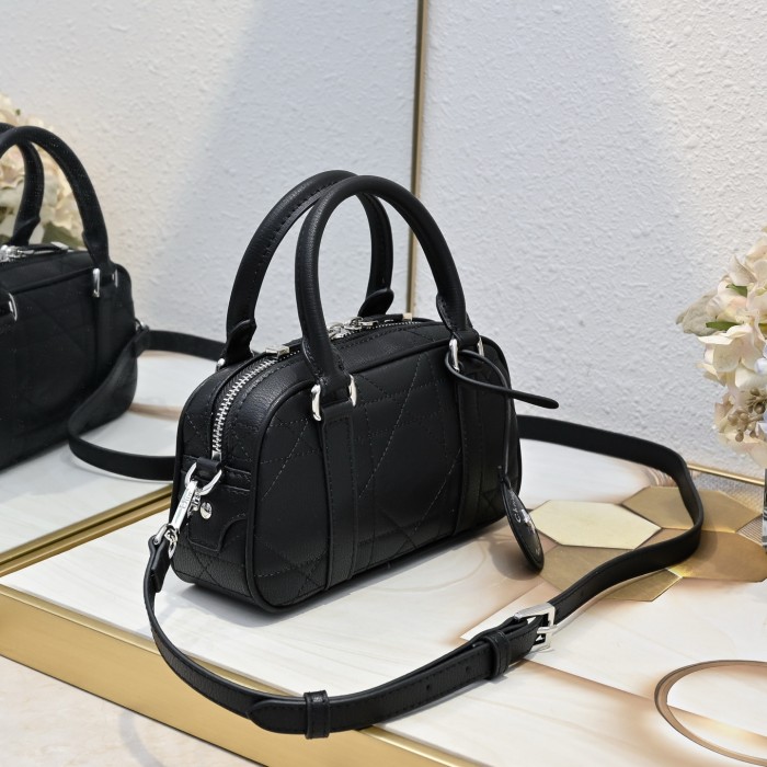 Dior D-Vibe East-West Bag 2388 XB081 20.5cm