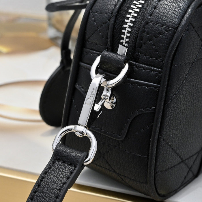 Dior D-Vibe East-West Bag 2388 XB081 20.5cm