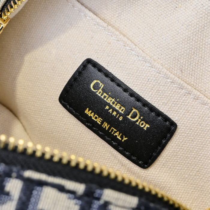 Dior D-Vibe East-West Bag 2388 XB081 20.5cm