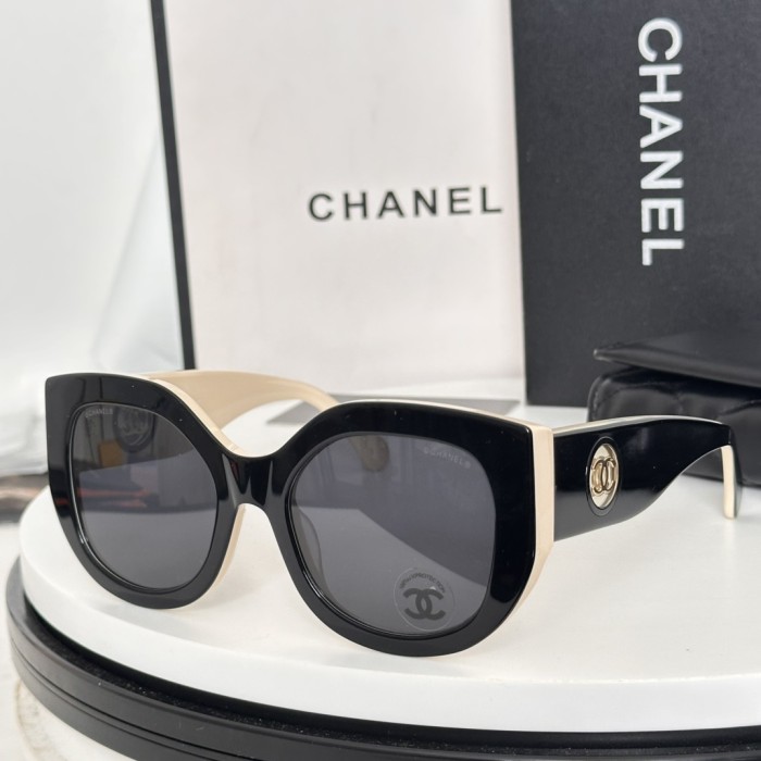 Chanel Sunglasses 5550 SM061