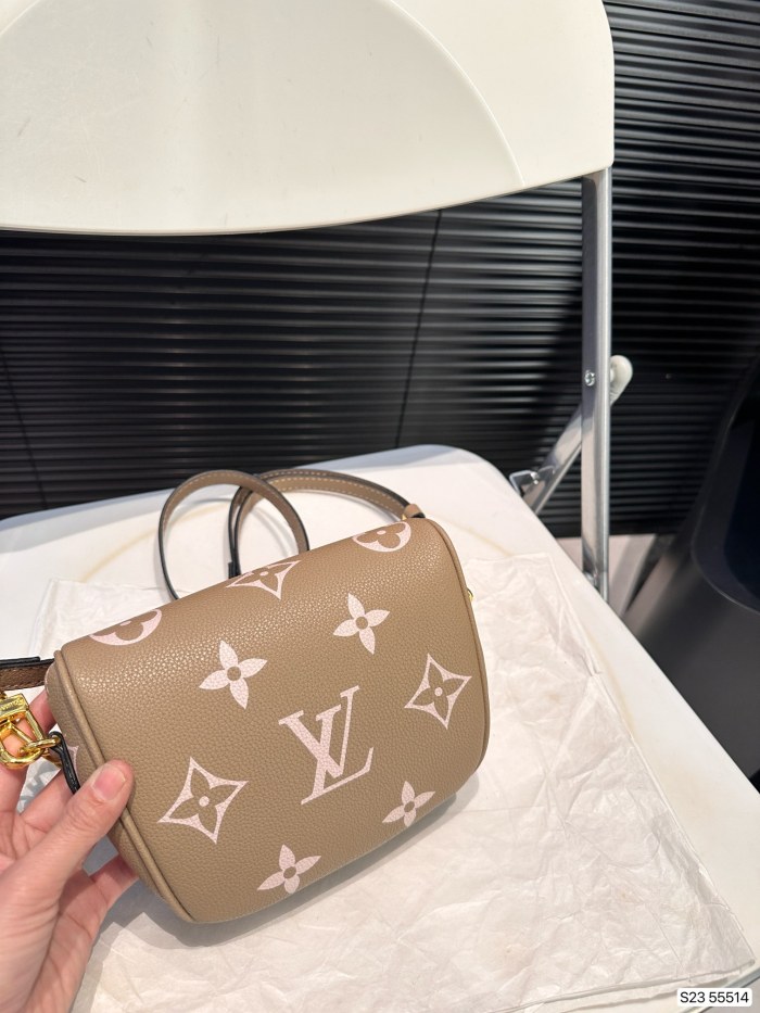 LV Gradient Mini Bumbag Bag 111 DB081 18cm