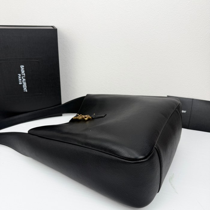 YSL753837JQE532