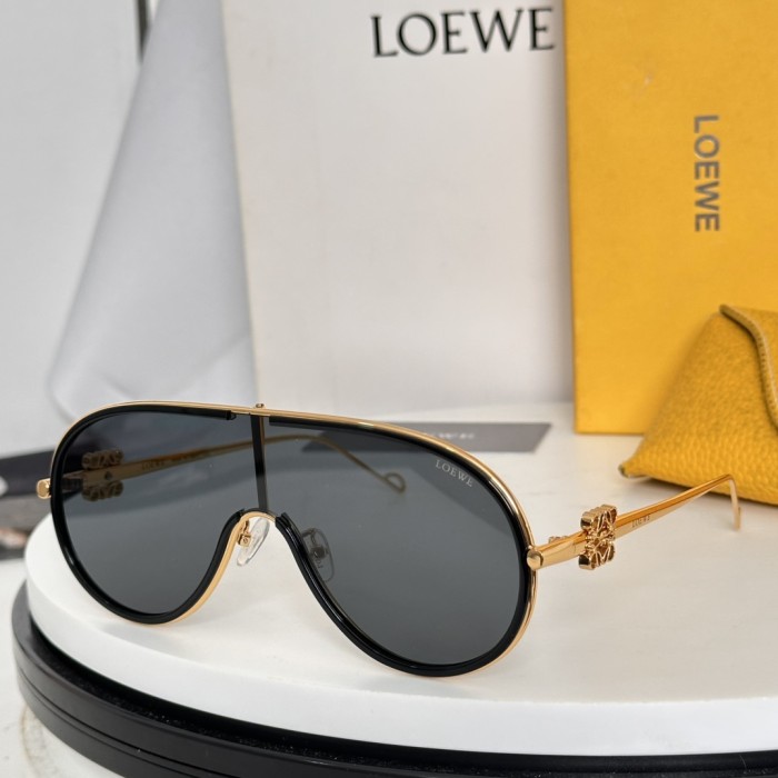 Loewe Sunglasses LW40177U SM061