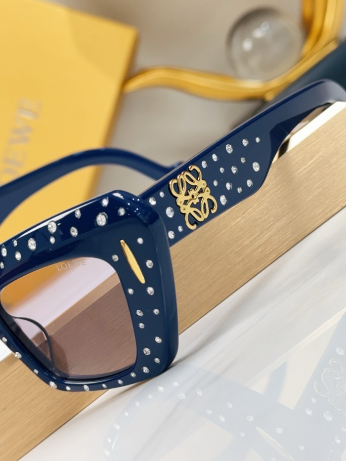 Loewe Sunglasses LW4116I SM091