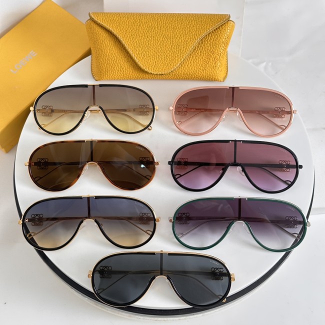 Loewe Sunglasses LW40177U SM061