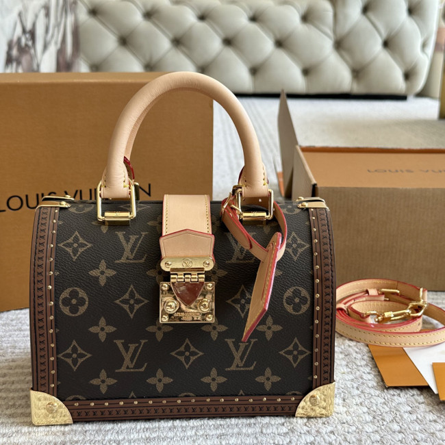 LV Handbag 116 DB075 22cm