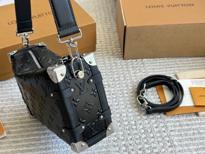 LV Side Trunk Bag 113 DB502 23cm