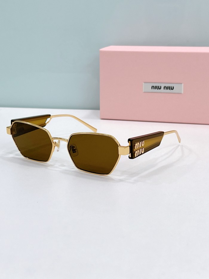 Miu Miu Sunglasses SMU53WS SM031