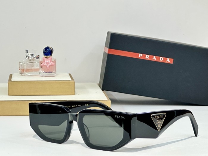 Prada Sunglasses PR 207VS SM051