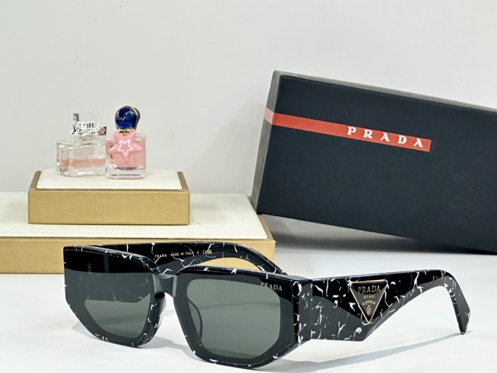 Prada Sunglasses PR 207VS SM051