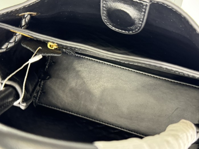 Bottega Veneta Andiamo Handbag 5966 LM582 25-32cm