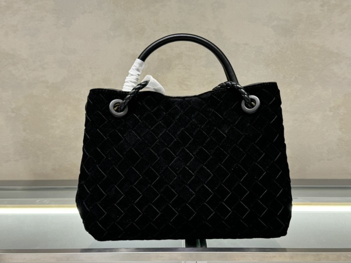 Bottega Veneta Andiamo Handbag 5966 LM582 25-32cm