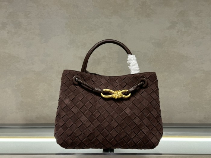 Bottega Veneta Andiamo Handbag 5966 LM582 25-32cm