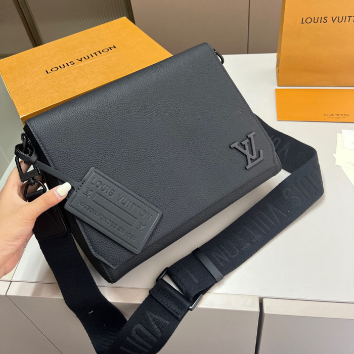 LV Cape Shoulder Bag 123 DB552 28cm