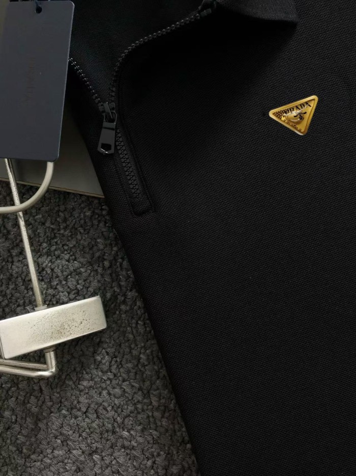 Prada Polo 009