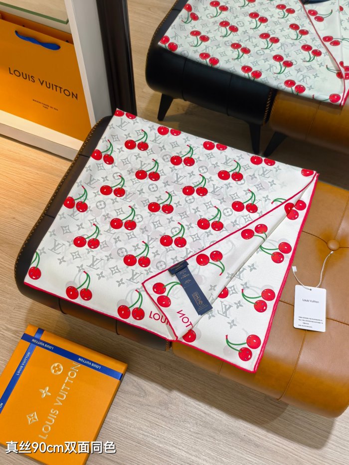 LV Silk make scarf SLV2535 90*90cm