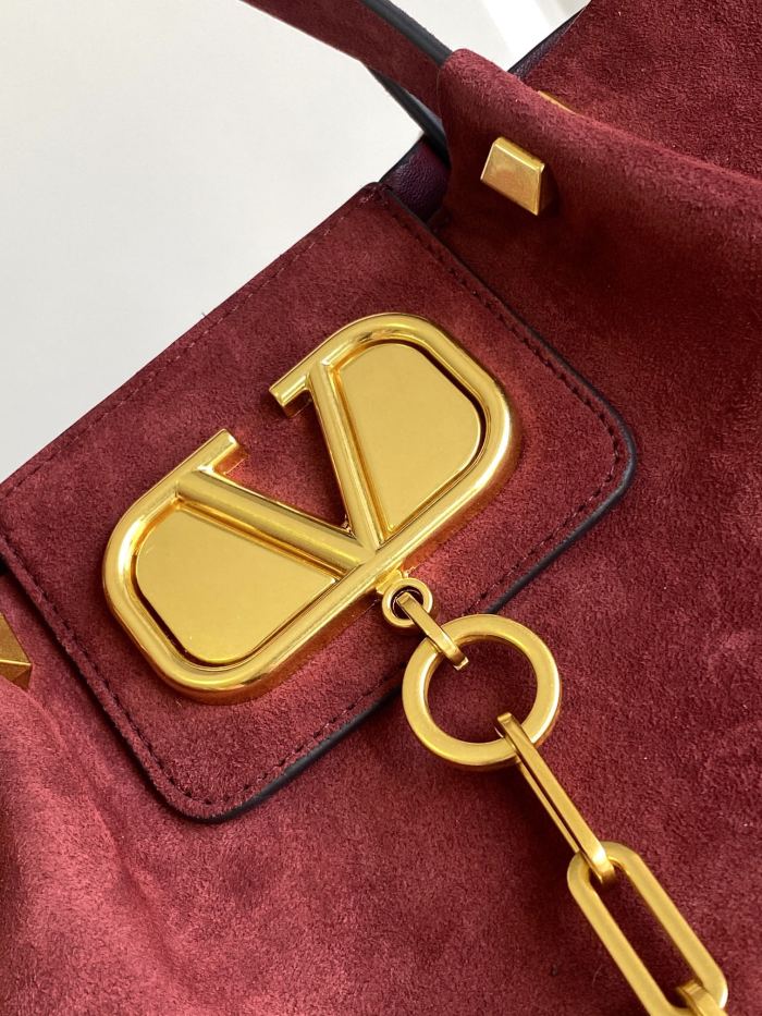 Valentino Garavani VLOGO Escape Tote 9906 LM012032 31-41cm