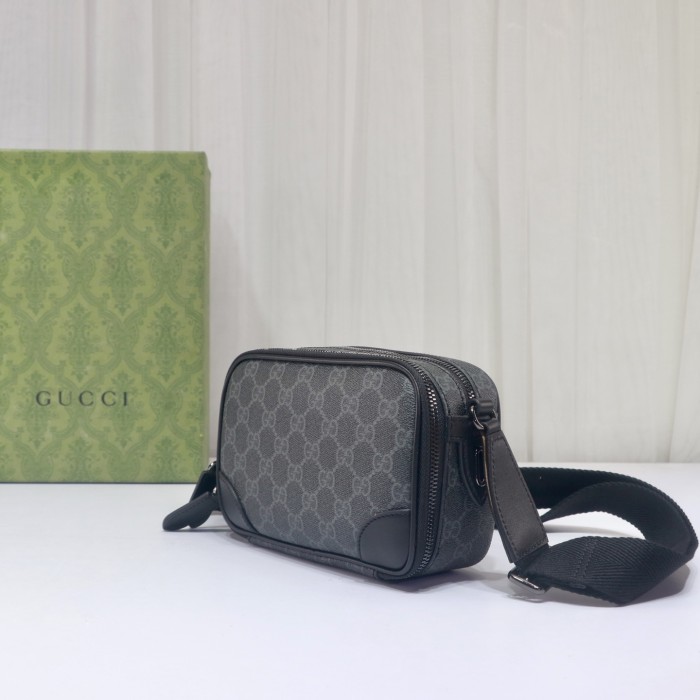 Gucci Emblem Bag 821217 LM031 19cm