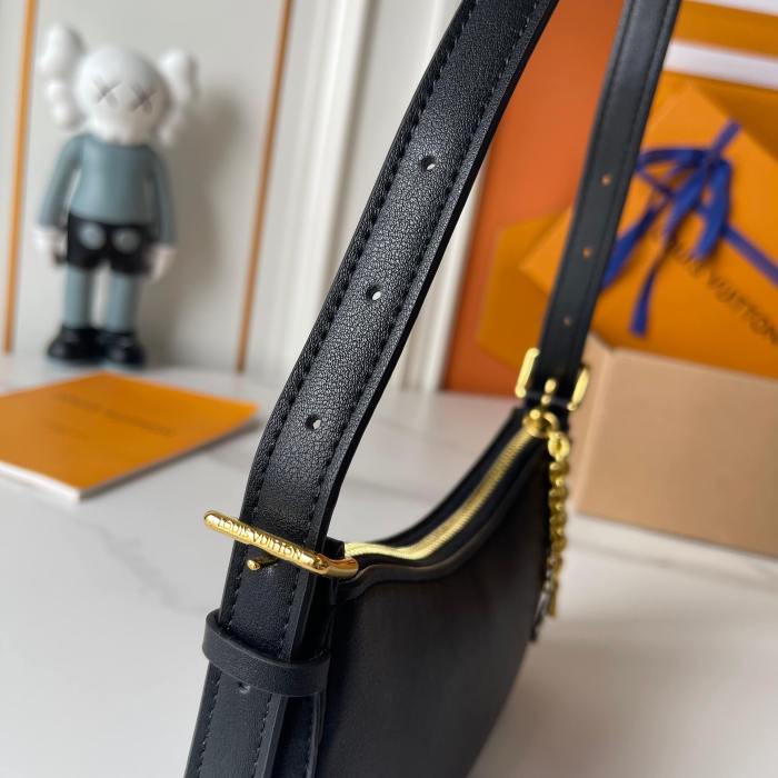 LV Liv Pochette Bag M25784 LM011 23cm