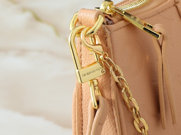 LV Easy Pouch On Strap Bag M81066 LM011 19cm