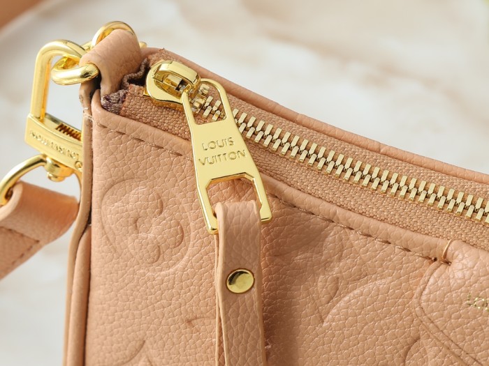 LV Easy Pouch On Strap Bag M81066 LM011 19cm
