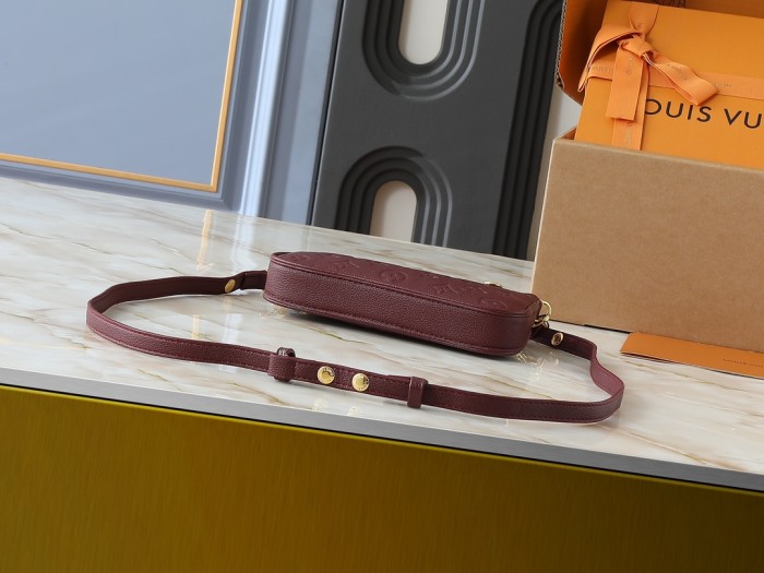 LV Easy Pouch On Strap Bag M81066 LM011 19cm