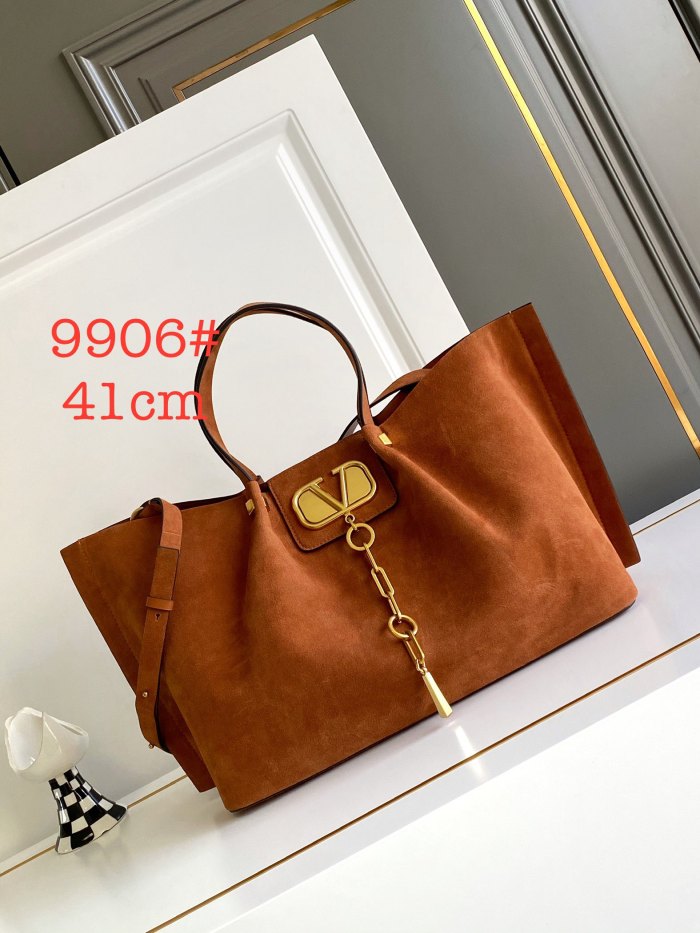 Valentino Garavani VLOGO Escape Tote 9906 LM012032 31-41cm