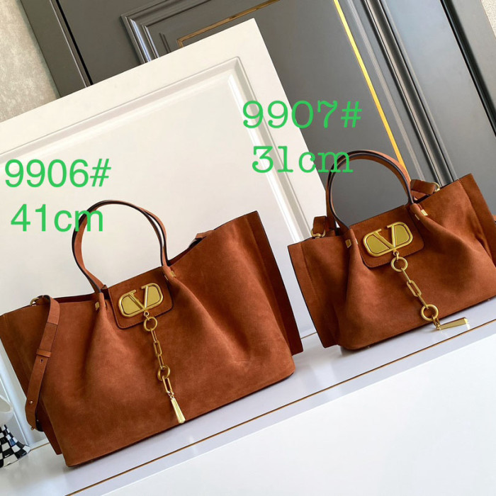 Valentino Garavani VLOGO Escape Tote 9906 LM012032 31-41cm