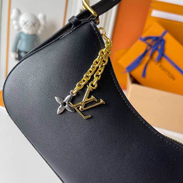 LV Liv Pochette Bag M25784 LM011 23cm