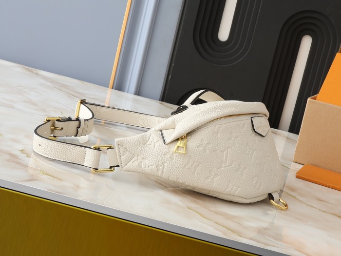 LV Bumbag M43644 XX021 37cm