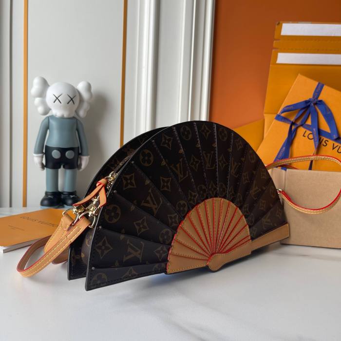 LV Fan Bag M14804 XX081 37cm