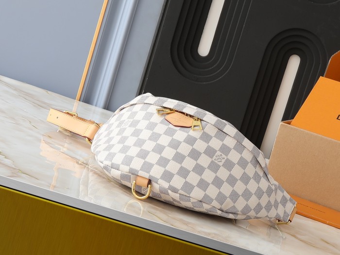 LV Bumbag M43644 XX021 37cm
