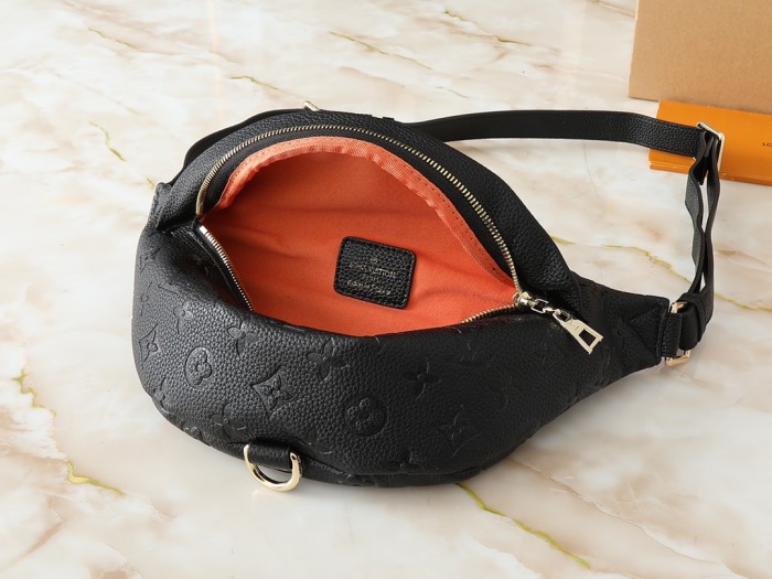 LV Bumbag M43644 XX021 37cm