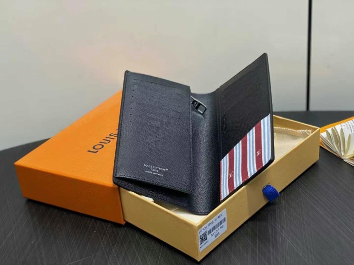 LV Wallet M15156 XX06 19cm