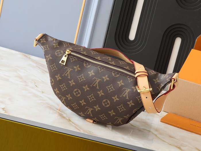 LV Bumbag M43644 XX021 37cm