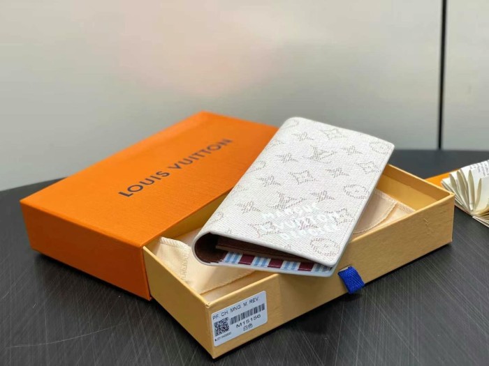 LV Wallet M15156 XX06 19cm