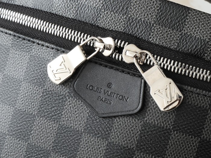 LV Bumbag M43644 XX021 37cm