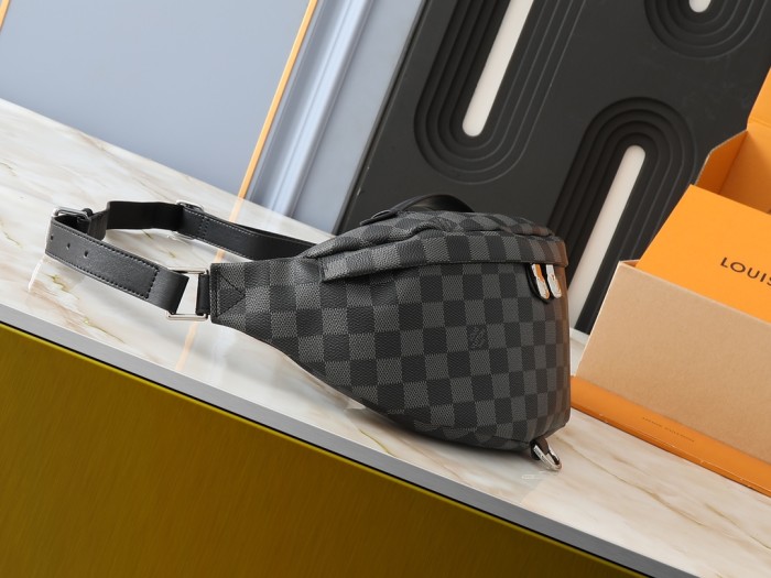 LV Bumbag M43644 XX021 37cm