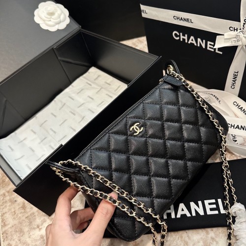 Chanel Chain Bag 054 DB551 22cm