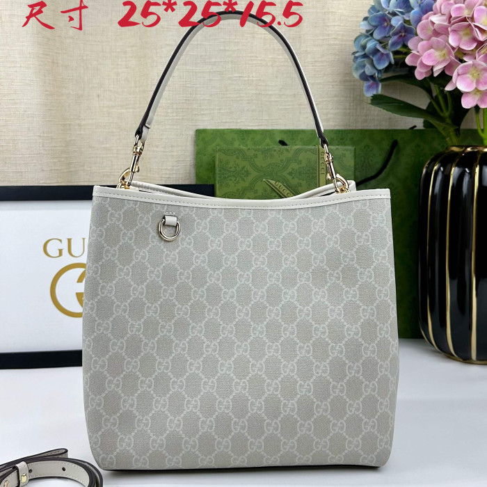 Gucci Emblem Bag 815103 LM041 25cm