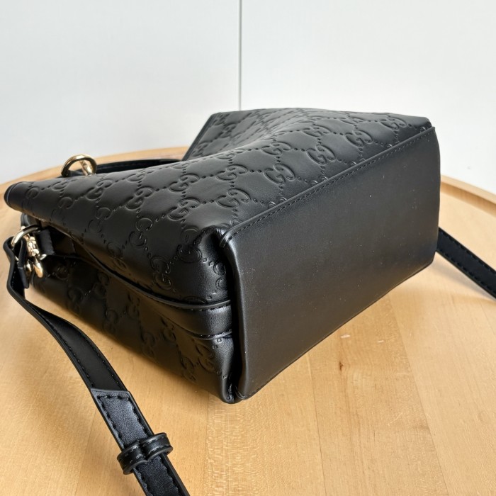 Gucci Emblem Bag 815118 LM002012 20.5cm