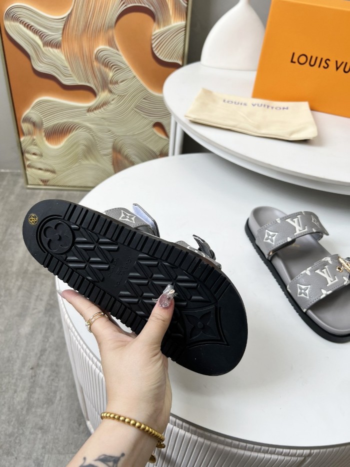 LV shoes 028 HL081