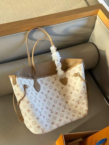 LV Neverfull Bag 130 DB502 32cm