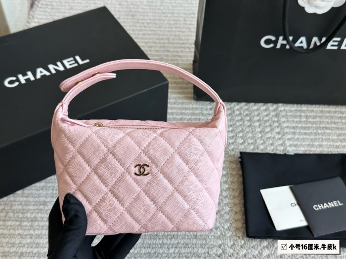 Chanel Hobo Bag 056 DB502 16cm