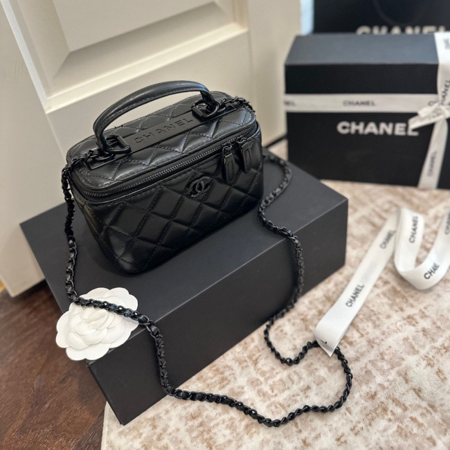 Chanel Handbag 058 DB561 16cm