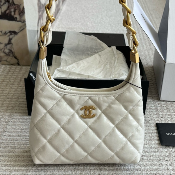 Chanel Shoulder Bag 061 DB532 20cm
